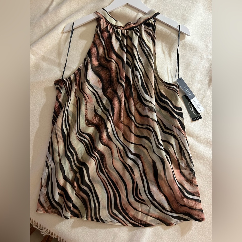 Liverpool, size Medium, cream browns and tan